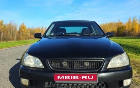 Toyota Altezza, 2001 год, 750 000 рублей, 2 фотография