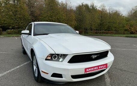 Ford Mustang VI рестайлинг, 2011 год, 1 590 000 рублей, 3 фотография