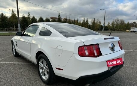 Ford Mustang VI рестайлинг, 2011 год, 1 590 000 рублей, 7 фотография