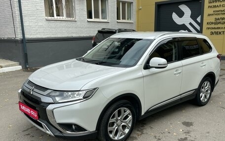 Mitsubishi Outlander III рестайлинг 3, 2020 год, 2 639 000 рублей, 1 фотография