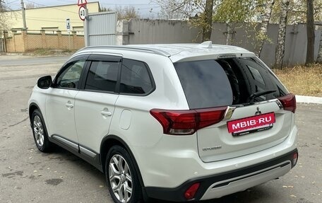 Mitsubishi Outlander III рестайлинг 3, 2020 год, 2 639 000 рублей, 4 фотография