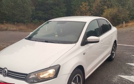 Volkswagen Polo VI (EU Market), 2012 год, 750 000 рублей, 2 фотография