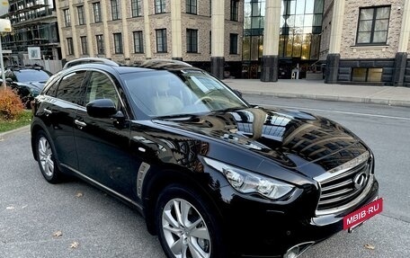 Infiniti QX70, 2015 год, 3 750 000 рублей, 4 фотография