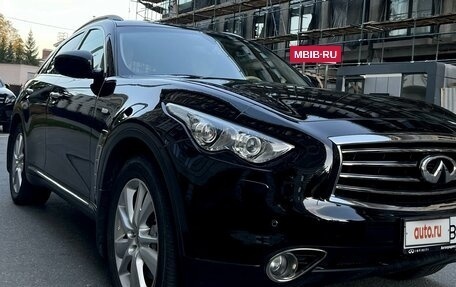 Infiniti QX70, 2015 год, 3 750 000 рублей, 20 фотография