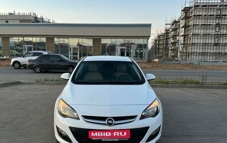 Opel Astra J, 2014 год, 720 000 рублей, 2 фотография