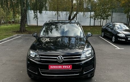 Volkswagen Touareg III, 2011 год, 1 950 000 рублей, 1 фотография