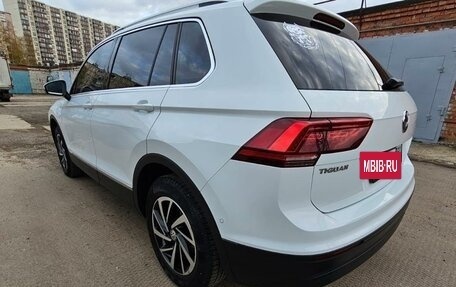 Volkswagen Tiguan II, 2018 год, 3 600 000 рублей, 2 фотография