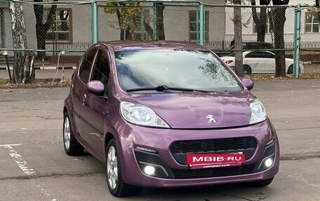 Peugeot 107 I рестайлинг, 2012 год, 600 000 рублей, 2 фотография