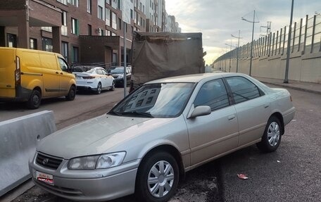 Toyota Camry, 2000 год, 800 000 рублей, 1 фотография