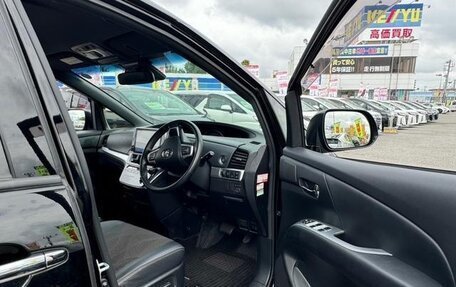 Toyota Estima III рестайлинг -2, 2019 год, 2 350 090 рублей, 14 фотография