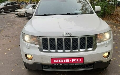 Jeep Grand Cherokee, 2012 год, 2 000 000 рублей, 2 фотография