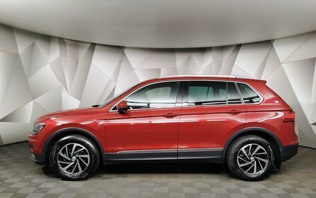 Volkswagen Tiguan II, 2018 год, 2 448 000 рублей, 5 фотография