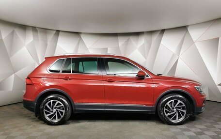 Volkswagen Tiguan II, 2018 год, 2 448 000 рублей, 6 фотография