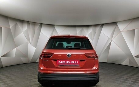 Volkswagen Tiguan II, 2018 год, 2 448 000 рублей, 8 фотография