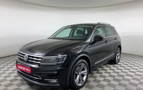 Volkswagen Tiguan II, 2018 год, 1 999 000 рублей, 1 фотография