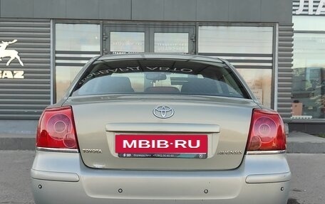 Toyota Avensis III рестайлинг, 2005 год, 1 100 000 рублей, 20 фотография