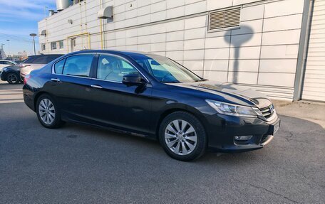 Honda Accord IX рестайлинг, 2013 год, 1 650 000 рублей, 2 фотография