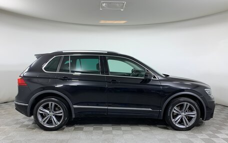 Volkswagen Tiguan II, 2018 год, 1 999 000 рублей, 4 фотография