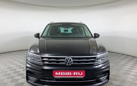 Volkswagen Tiguan II, 2018 год, 1 999 000 рублей, 2 фотография