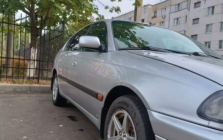 Toyota Avensis III рестайлинг, 1999 год, 470 000 рублей, 1 фотография