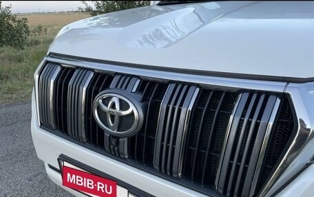 Toyota Land Cruiser Prado 150 рестайлинг 2, 2018 год, 5 750 000 рублей, 3 фотография