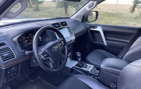 Toyota Land Cruiser Prado 150 рестайлинг 2, 2018 год, 5 750 000 рублей, 8 фотография