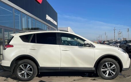 Toyota RAV4, 2017 год, 3 225 000 рублей, 2 фотография