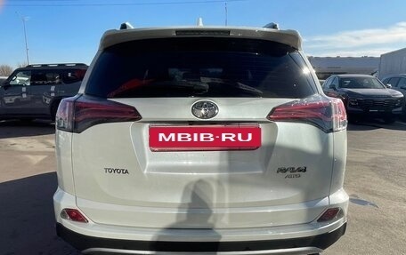 Toyota RAV4, 2017 год, 3 225 000 рублей, 4 фотография