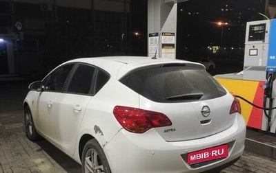 Opel Astra J, 2011 год, 700 000 рублей, 1 фотография