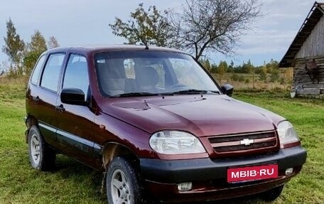 Chevrolet Niva I рестайлинг, 2004 год, 399 000 рублей, 1 фотография