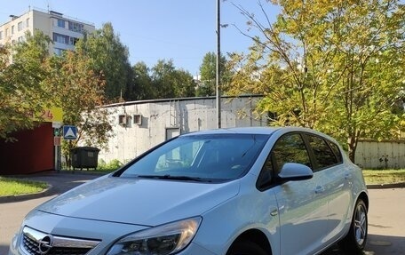 Opel Astra J, 2011 год, 700 000 рублей, 3 фотография