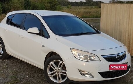 Opel Astra J, 2011 год, 700 000 рублей, 4 фотография