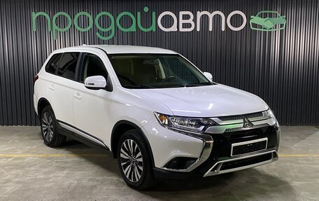 Mitsubishi Outlander III рестайлинг 3, 2018 год, 2 390 000 рублей, 3 фотография