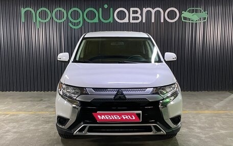 Mitsubishi Outlander III рестайлинг 3, 2018 год, 2 390 000 рублей, 2 фотография