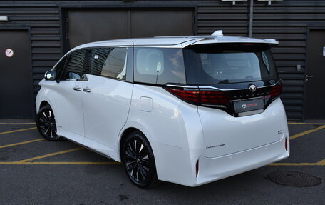 Toyota Alphard, 2024 год, 17 900 000 рублей, 3 фотография