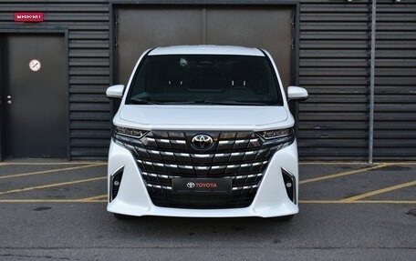 Toyota Alphard, 2024 год, 17 900 000 рублей, 5 фотография