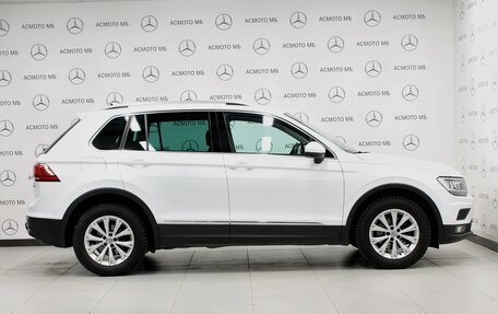 Volkswagen Tiguan II, 2017 год, 2 450 000 рублей, 3 фотография