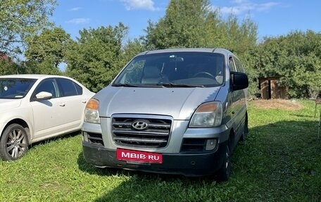 Hyundai Starex I рестайлинг, 2004 год, 639 000 рублей, 1 фотография