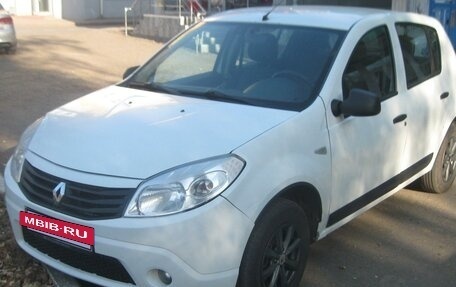 Renault Sandero I, 2013 год, 700 000 рублей, 3 фотография