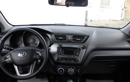 KIA Rio III рестайлинг, 2013 год, 1 038 000 рублей, 13 фотография