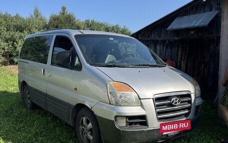 Hyundai Starex I рестайлинг, 2004 год, 639 000 рублей, 2 фотография