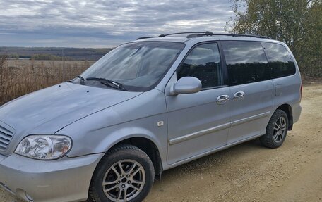 KIA Carnival III, 2002 год, 375 000 рублей, 1 фотография