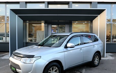 Mitsubishi Outlander III рестайлинг 3, 2013 год, 1 539 000 рублей, 2 фотография