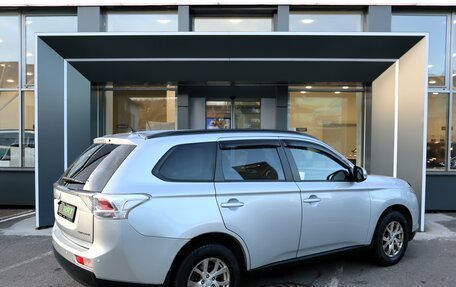 Mitsubishi Outlander III рестайлинг 3, 2013 год, 1 539 000 рублей, 3 фотография