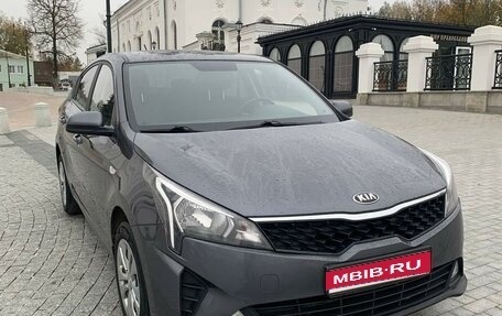 KIA Rio IV, 2021 год, 1 570 000 рублей, 1 фотография