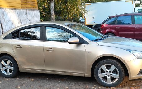 Chevrolet Cruze II, 2009 год, 750 000 рублей, 2 фотография