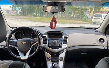 Chevrolet Cruze II, 2012 год, 850 000 рублей, 10 фотография