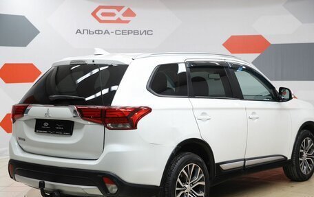 Mitsubishi Outlander III рестайлинг 3, 2018 год, 1 570 000 рублей, 5 фотография