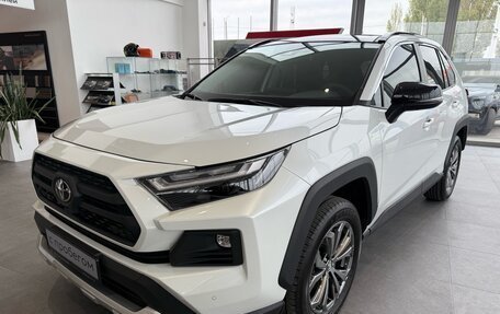 Toyota RAV4, 2024 год, 4 700 000 рублей, 3 фотография