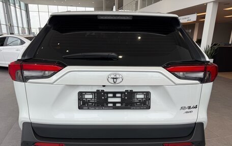 Toyota RAV4, 2024 год, 4 700 000 рублей, 7 фотография